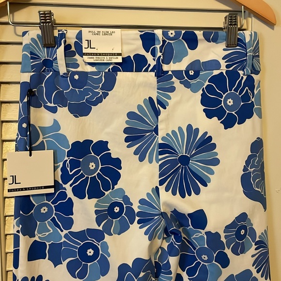 Jules & Leopold Pull On Slim Leg Capri Length blu and white color - Picture 8 of 10